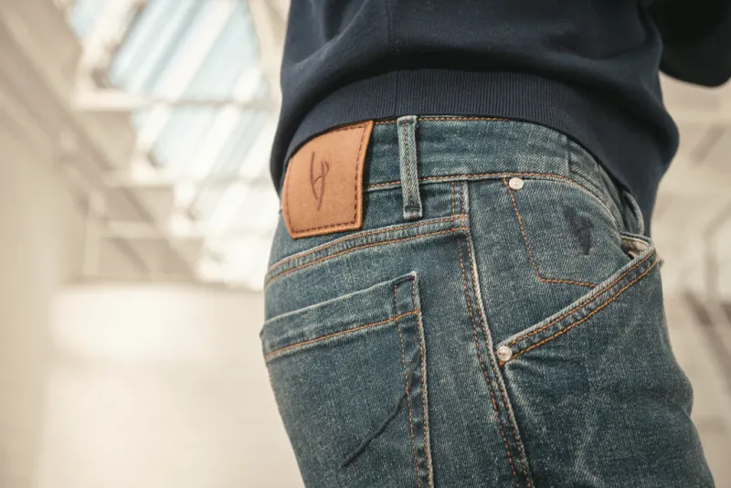 L'Élégance avec les vêtements de marque Hand Picked chez Dewachter à Montpellier