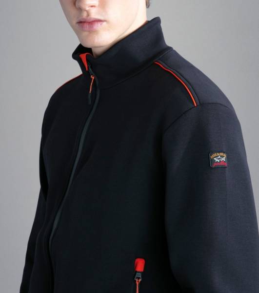 Avoir un jogging technique et élégant est désormais possible